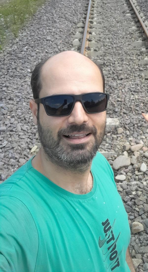 تصویر پروفایل رضا