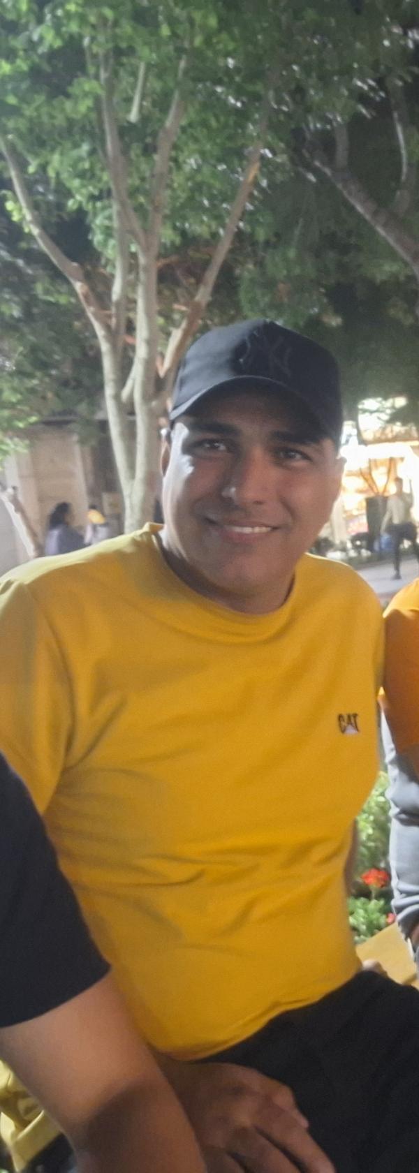 تصویر پروفایل علی